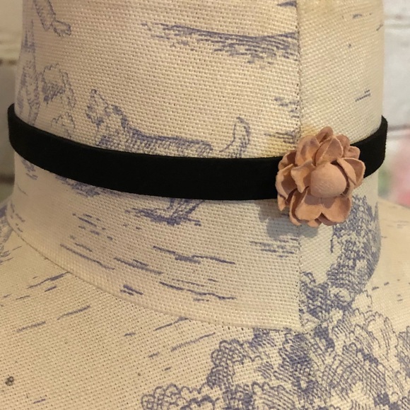 💖 5/$25 | NWT Pretty Pink Flower Choker - Picture 4 of 6